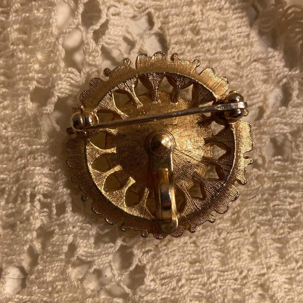 Two Pin Set - Picture 5 of 7